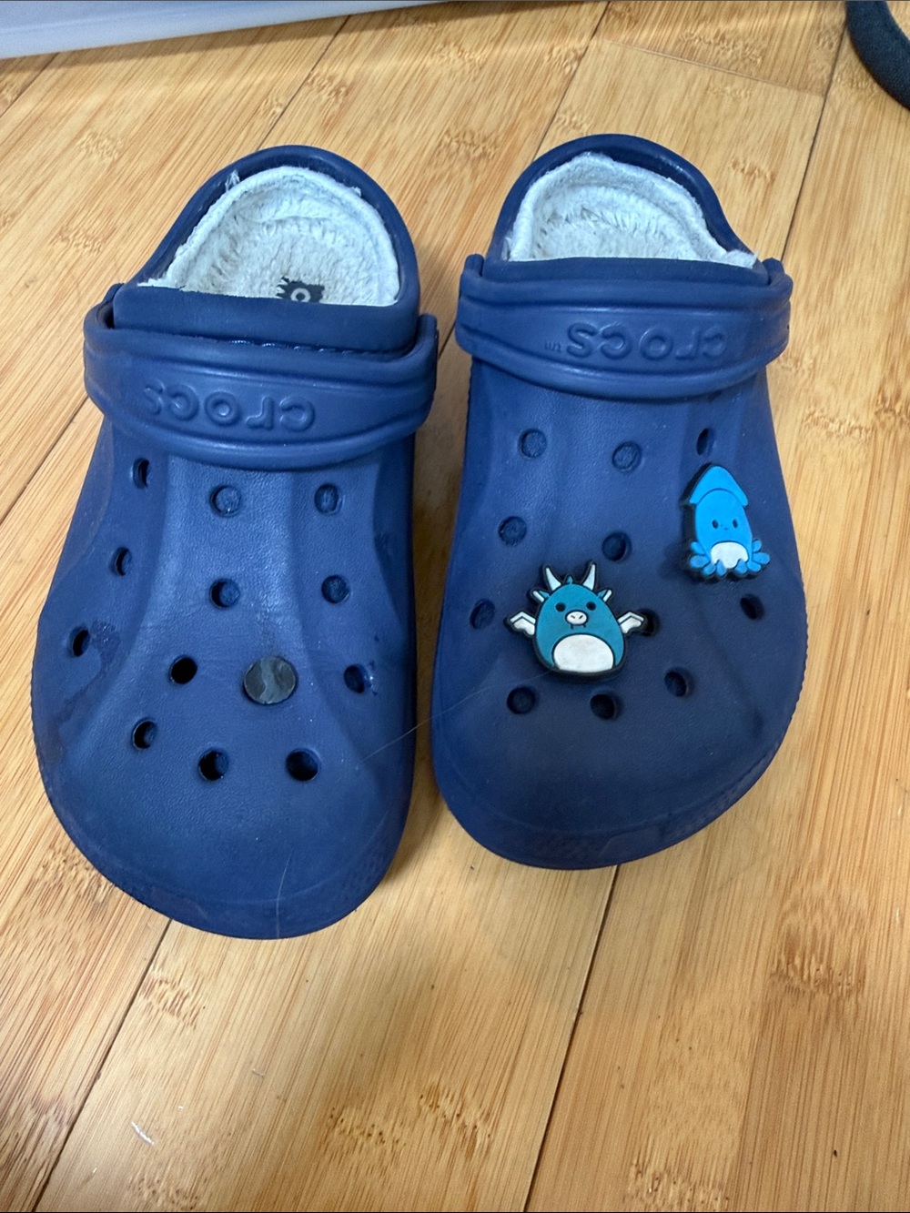 CROCS Kids Navy Blue Fuzzy Lined Clogs with Character Jibbitz 12-13